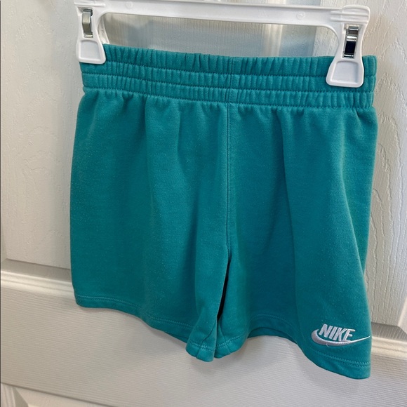 4 Nike sweat short sets size 6 - Picture 4 of 13